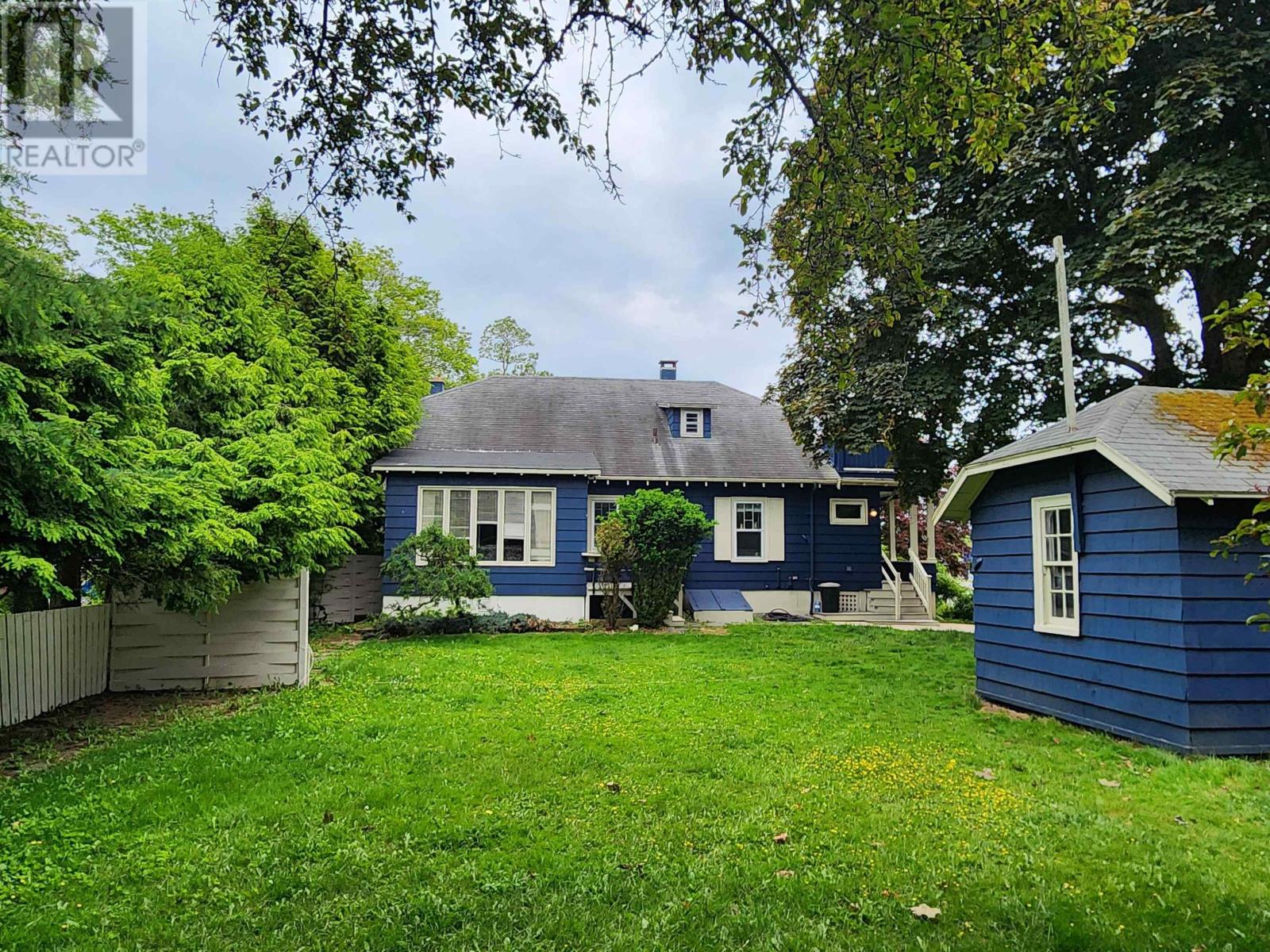 70 Victoria Road, Lunenburg, Nova Scotia  B0J 2C0 - Photo 6 - 202518020