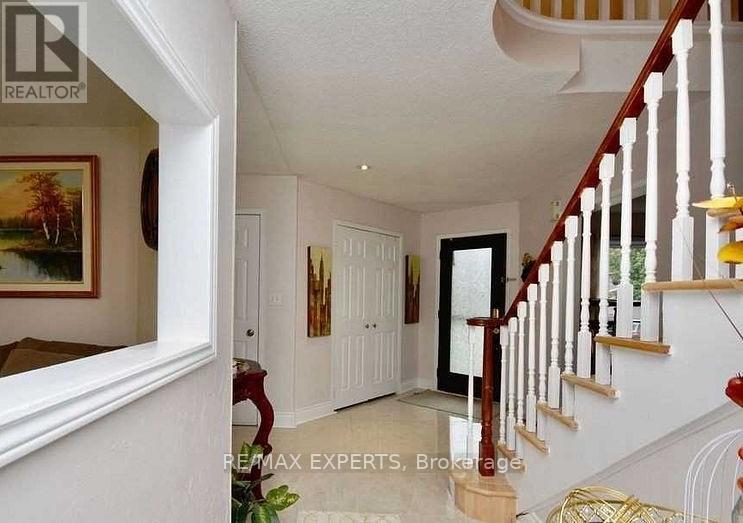 63 Barwick Drive, Barrie, Ontario  L4N 6Z5 - Photo 3 - S12368673