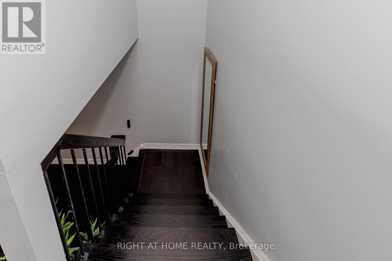 17 Garden Avenue, Brampton, Ontario  L6X 1M4 - Photo 24 - W12368707