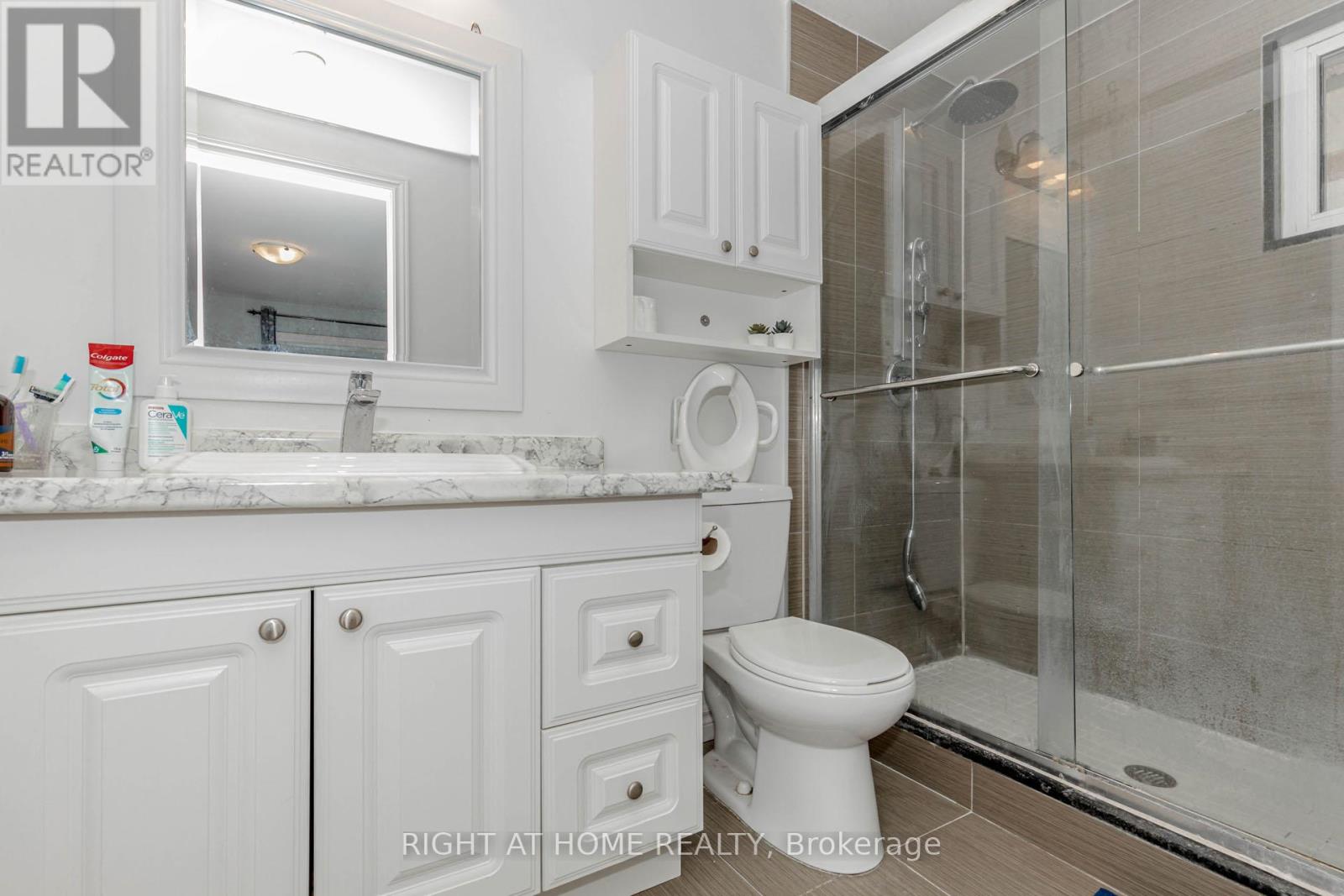 17 Garden Avenue, Brampton, Ontario  L6X 1M4 - Photo 28 - W12368707
