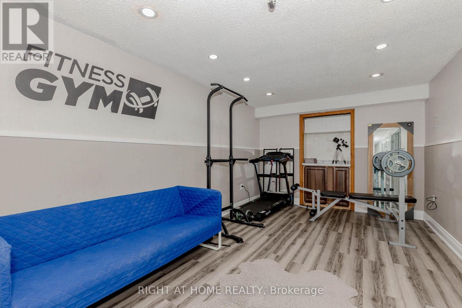 17 Garden Avenue, Brampton, Ontario  L6X 1M4 - Photo 35 - W12368707