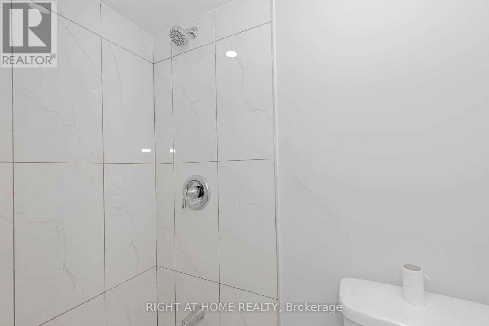 17 Garden Avenue, Brampton, Ontario  L6X 1M4 - Photo 40 - W12368707
