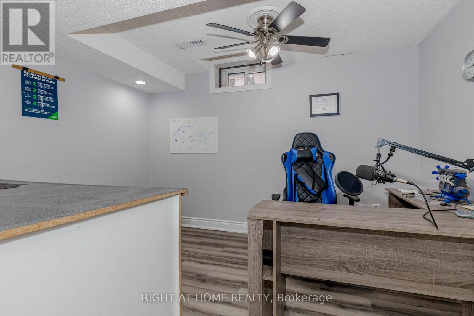 17 Garden Avenue, Brampton, Ontario  L6X 1M4 - Photo 41 - W12368707