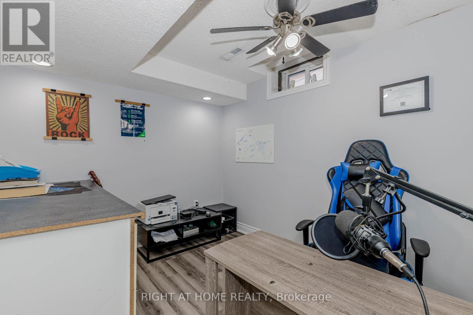 17 Garden Avenue, Brampton, Ontario  L6X 1M4 - Photo 42 - W12368707