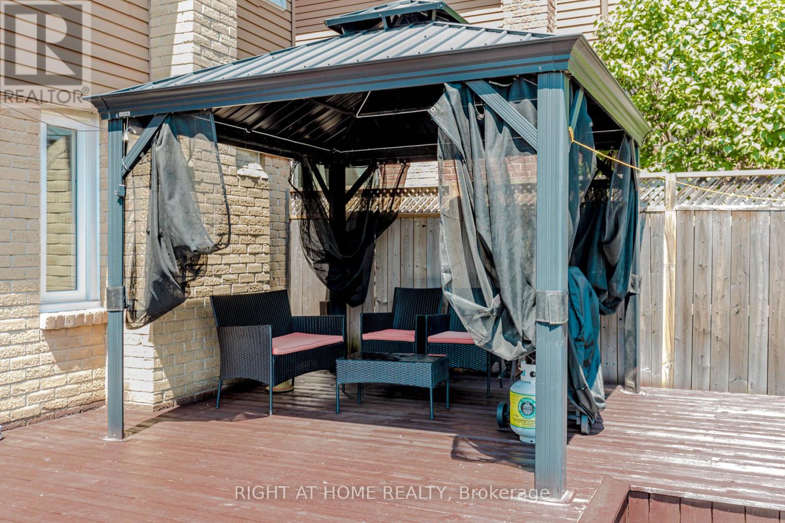 17 Garden Avenue, Brampton, Ontario  L6X 1M4 - Photo 48 - W12368707