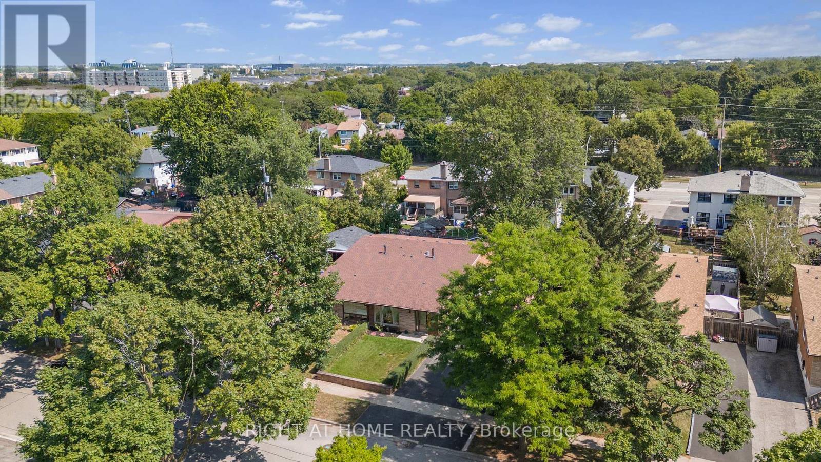 607 Turner Drive, Burlington, Ontario  L7L 2W8 - Photo 30 - W12368734