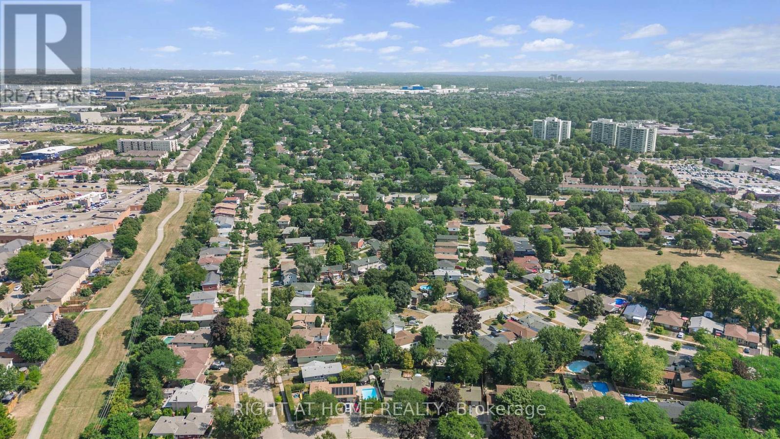 607 Turner Drive, Burlington, Ontario  L7L 2W8 - Photo 32 - W12368734