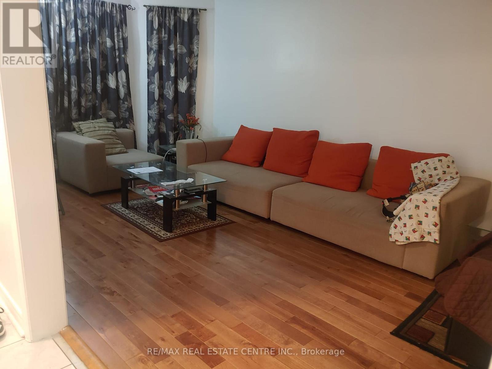 21 Sprucelands Avenue, Brampton, Ontario  L6R 1M5 - Photo 7 - W12350330