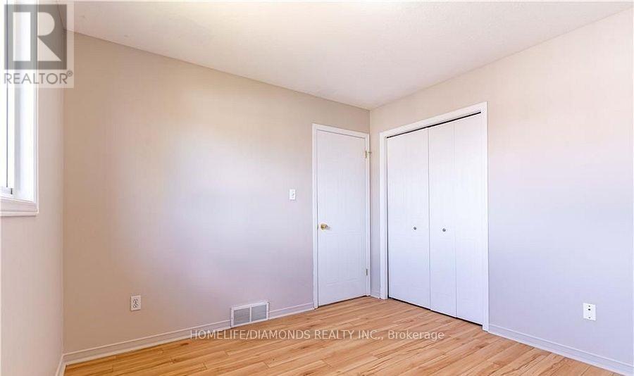 209 Thurman Circle, London East, Ontario  N5V 4Z2 - Photo 14 - X12368664