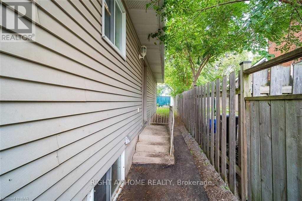 Bsmt - 3 Herrick Avenue, St. Catharines, Ontario  L2P 2S7 - Photo 14 - X12368739