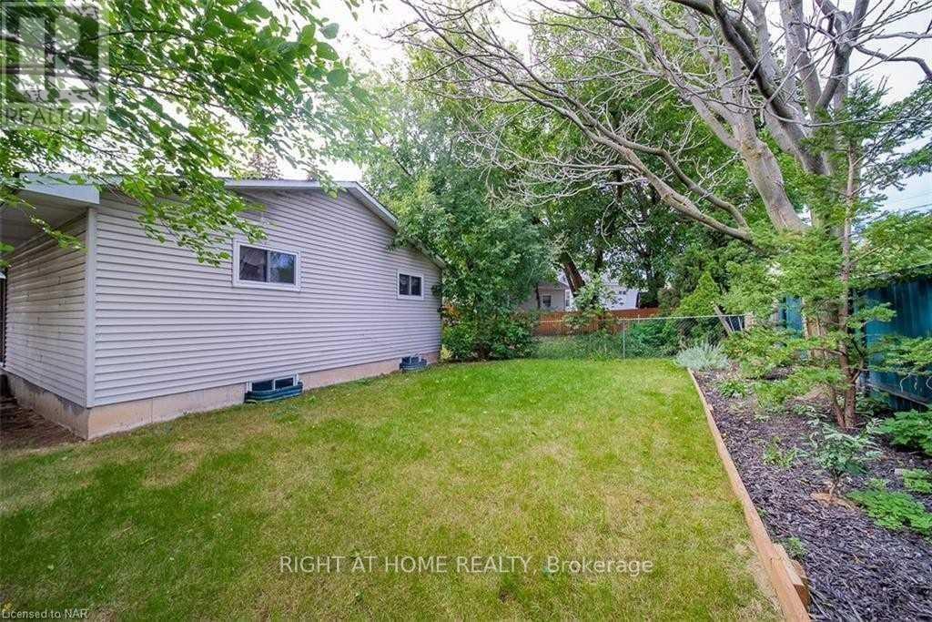 Bsmt - 3 Herrick Avenue, St. Catharines, Ontario  L2P 2S7 - Photo 16 - X12368739