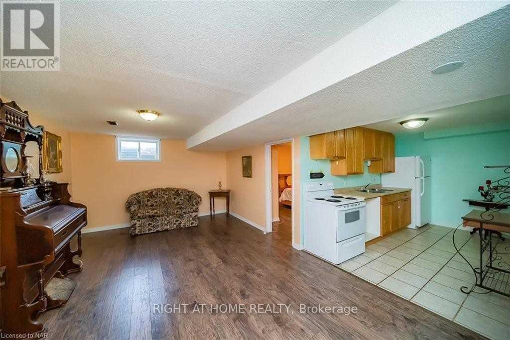 Bsmt - 3 Herrick Avenue, St. Catharines, Ontario  L2P 2S7 - Photo 6 - X12368739