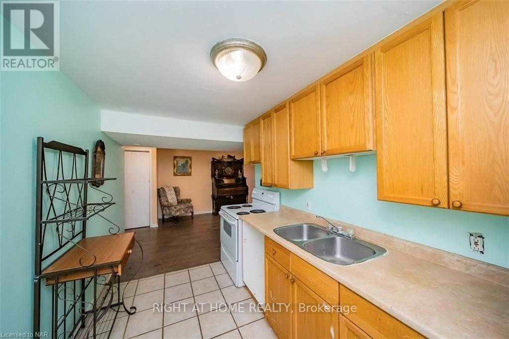 Bsmt - 3 Herrick Avenue, St. Catharines, Ontario  L2P 2S7 - Photo 7 - X12368739