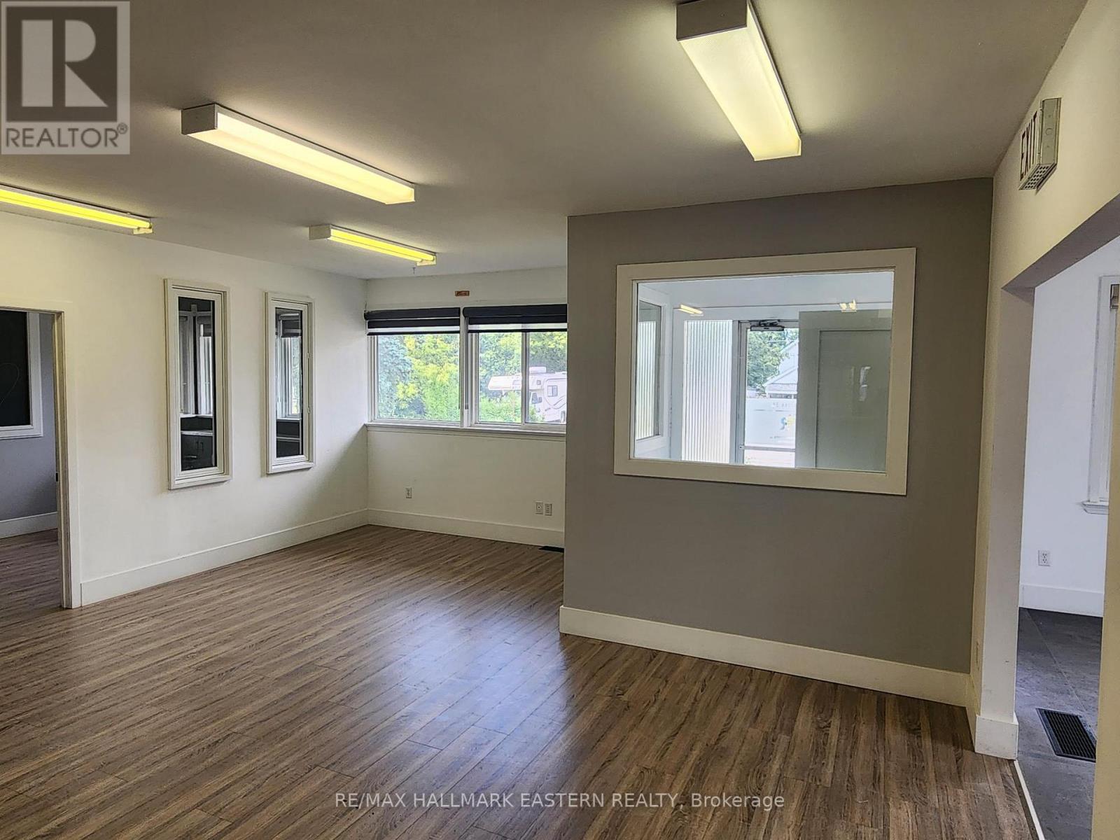 71 Princess Street, Peterborough, Ontario K9J 2A8 - Photo 7 - X12355006