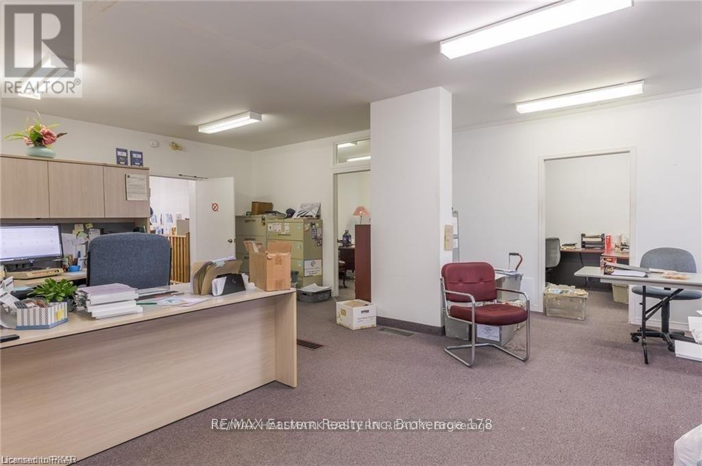 71 Princess Street, Peterborough, Ontario K9J 2A8 - Photo 12 - X12355006