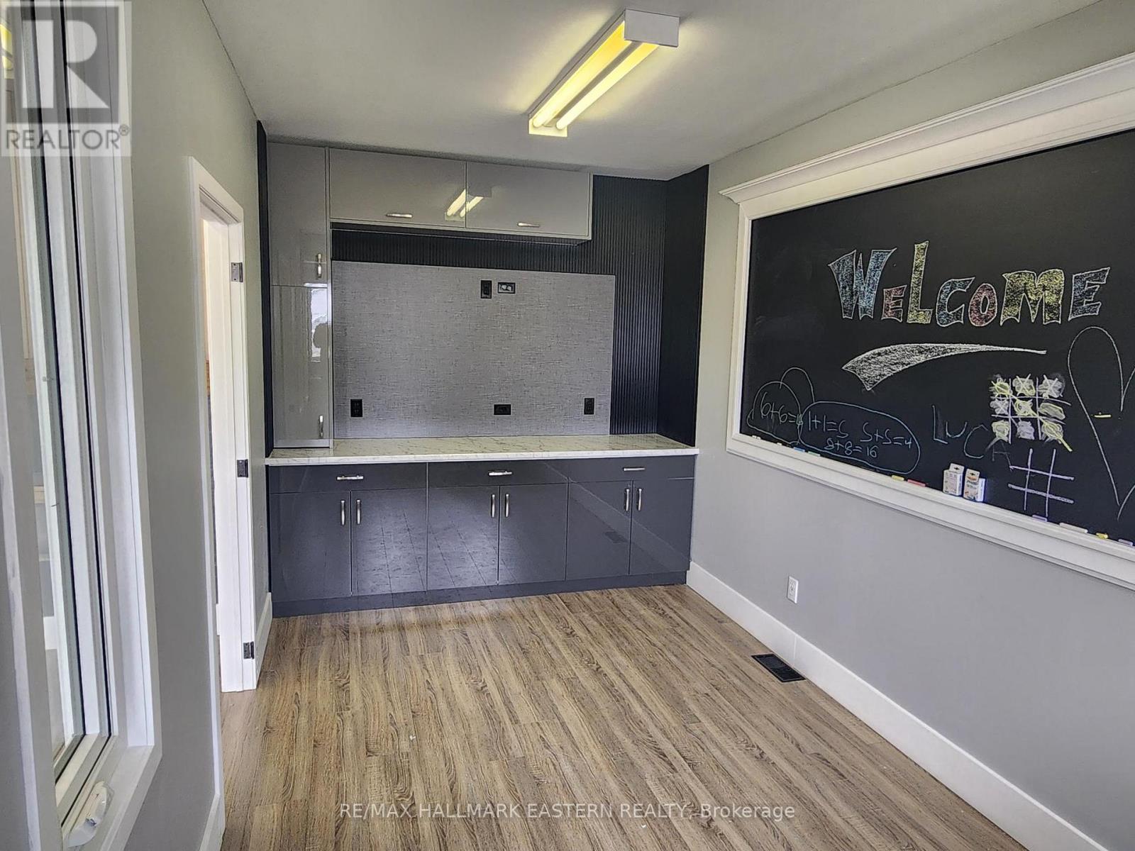 71 Princess Street, Peterborough, Ontario K9J 2A8 - Photo 8 - X12355006