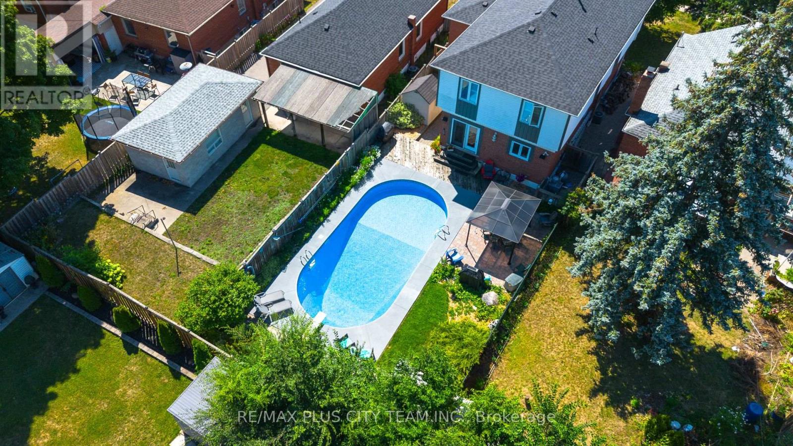 Property at 34 EDGE PARK AVENUE image 3
