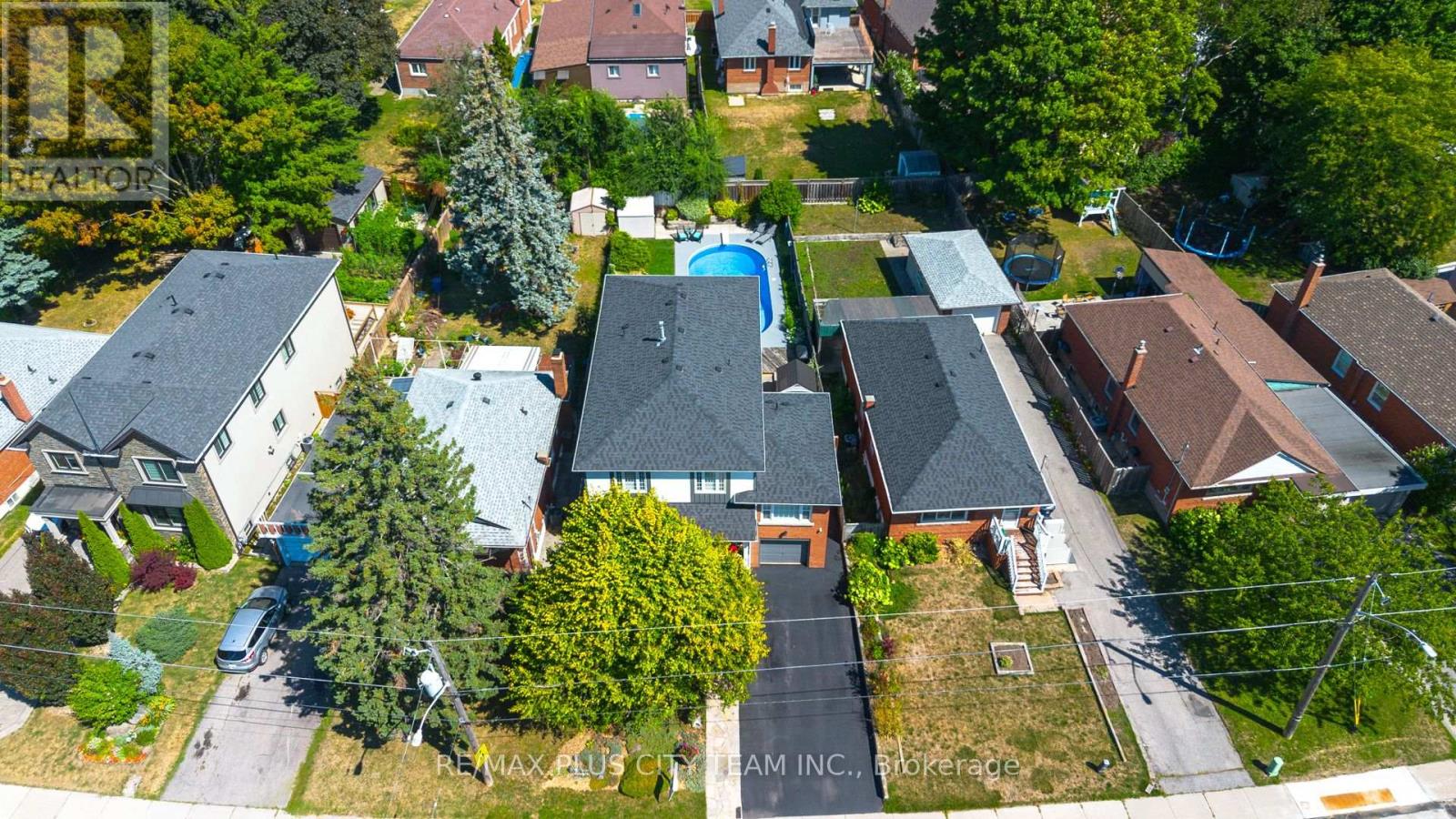 Property at 34 EDGE PARK AVENUE image 2