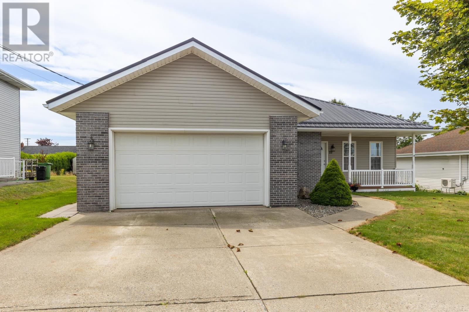25 Breeze Drive, Yarmouth, Nova Scotia  B5A 4V1 - Photo 38 - 202520130