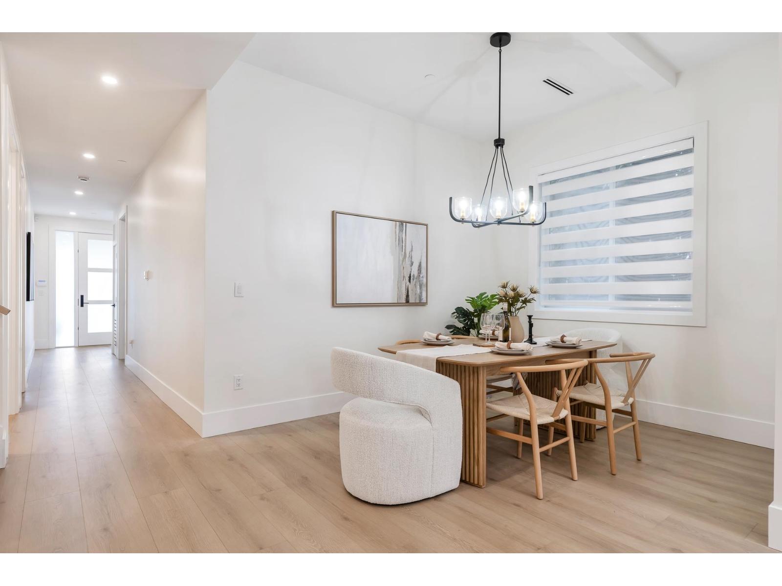 15570 Oxenham Avenue, White Rock, British Columbia  V4B 2J3 - Photo 3 - R3040405