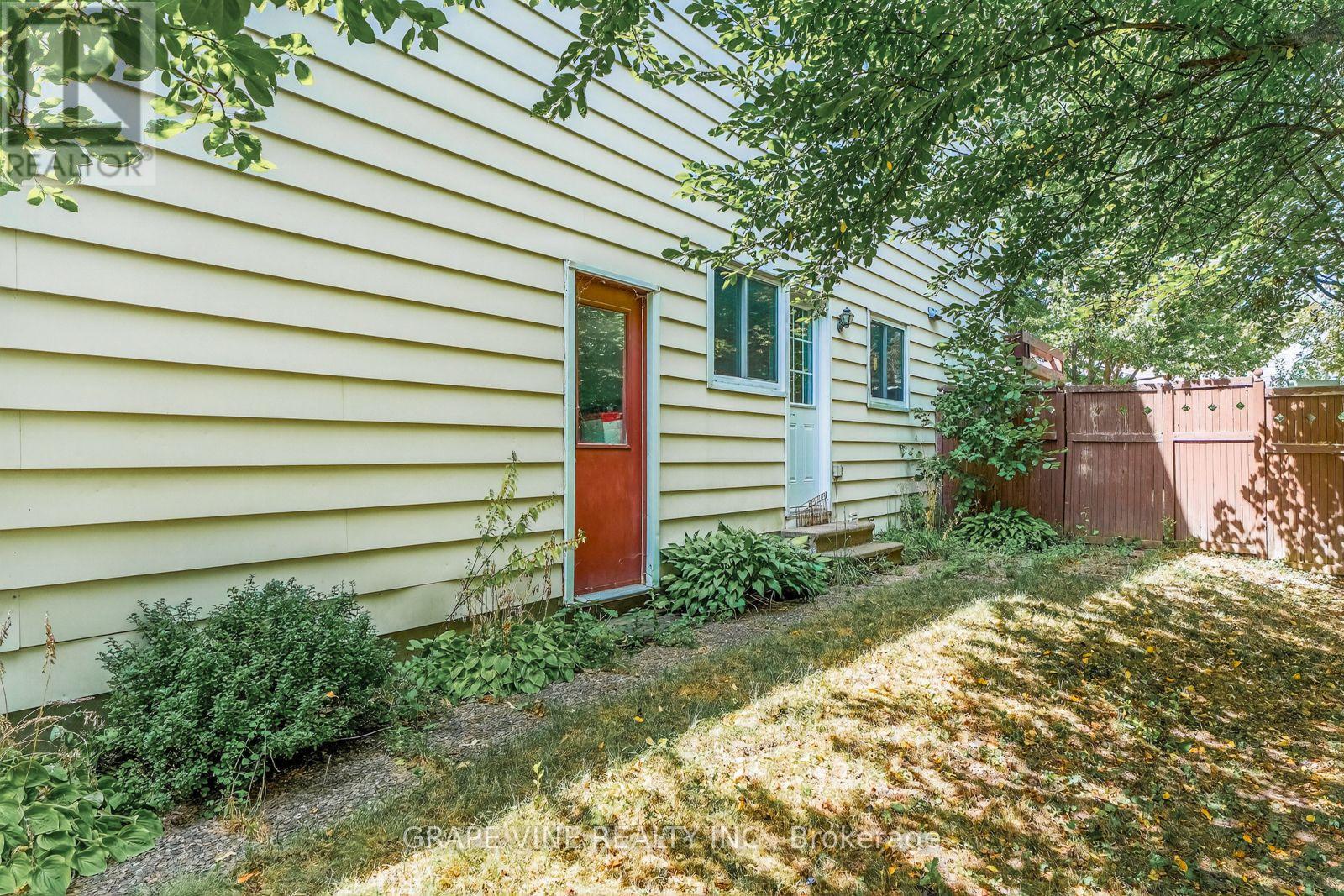 25 Pacer Place, Ottawa, Ontario  K2M 1B1 - Photo 33 - X12368898