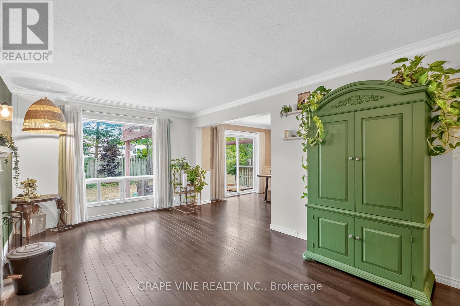 25 Pacer Place, Ottawa, Ontario  K2M 1B1 - Photo 8 - X12368898