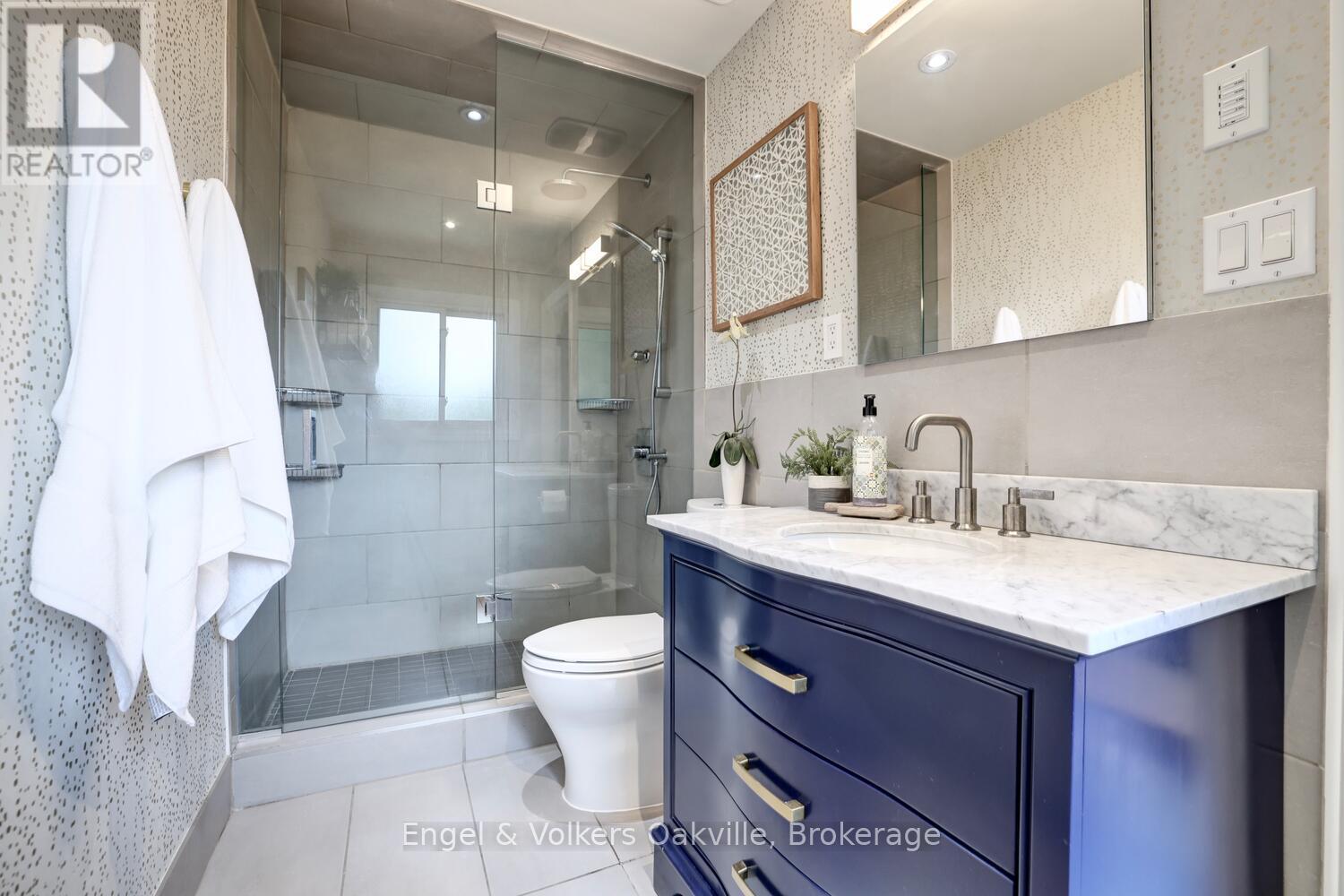 262 Vinova Court, Oakville, Ontario  L6L 5X1 - Photo 25 - W12368831
