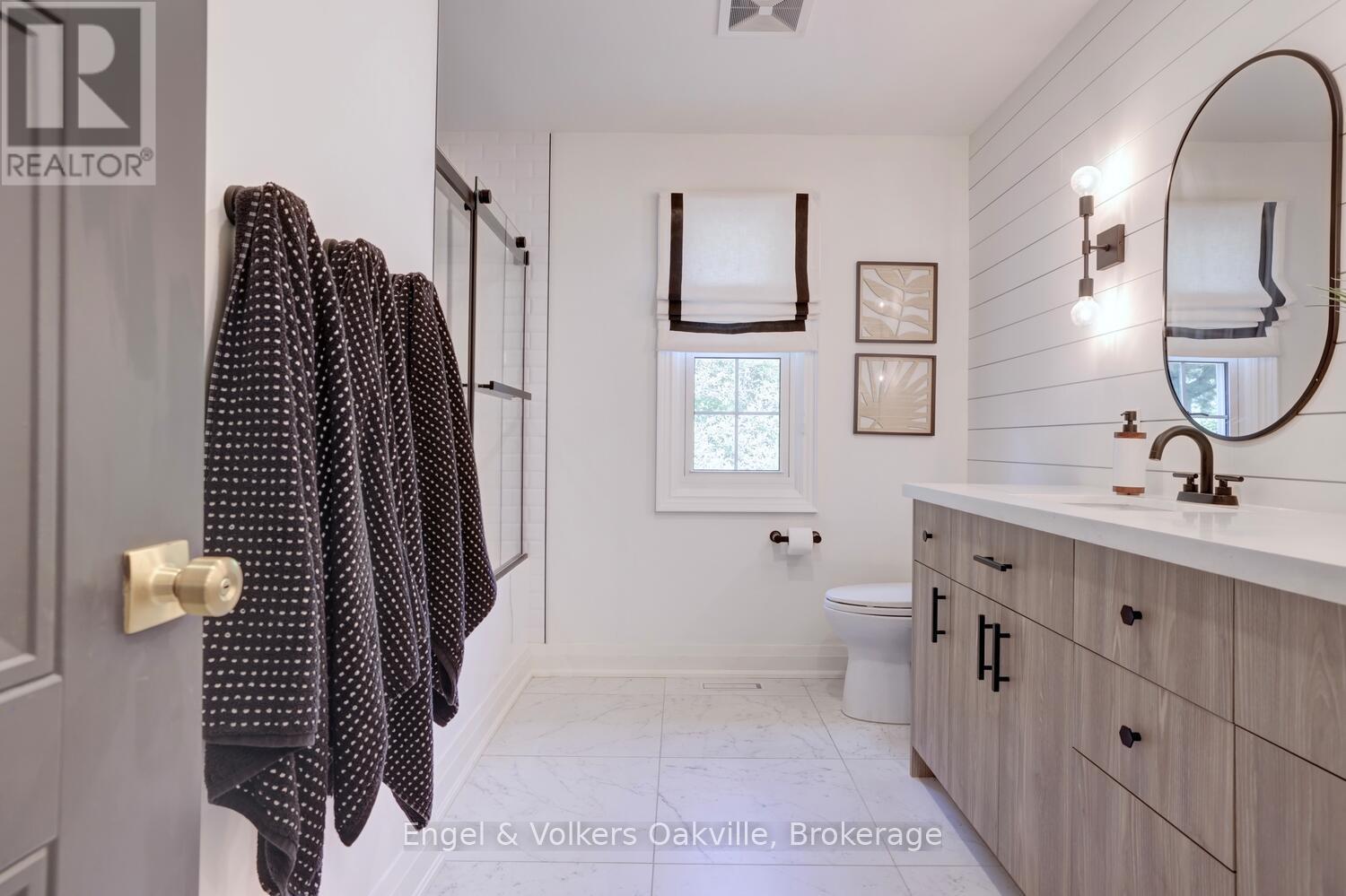 262 Vinova Court, Oakville, Ontario  L6L 5X1 - Photo 27 - W12368831