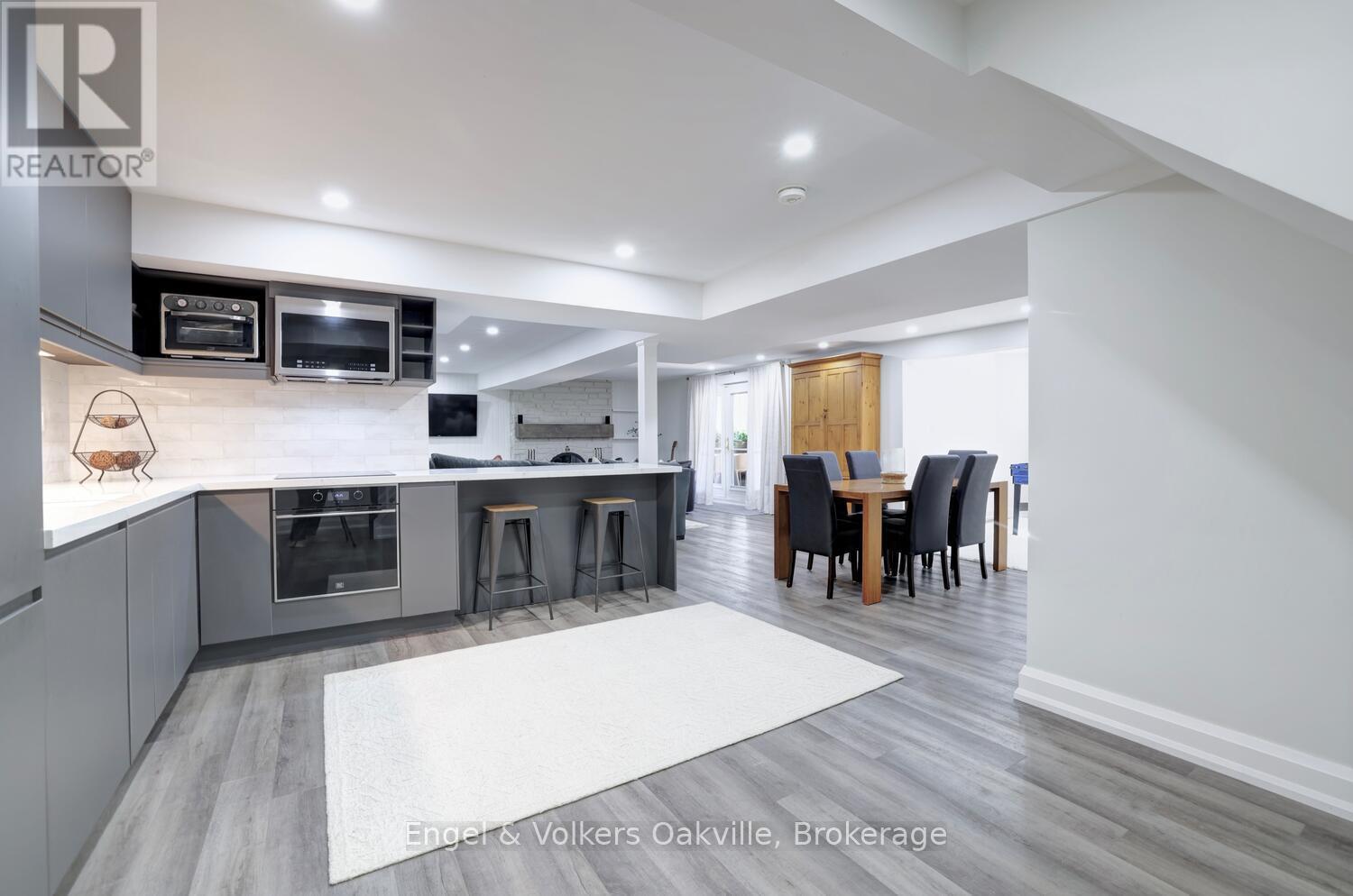 262 Vinova Court, Oakville, Ontario  L6L 5X1 - Photo 31 - W12368831