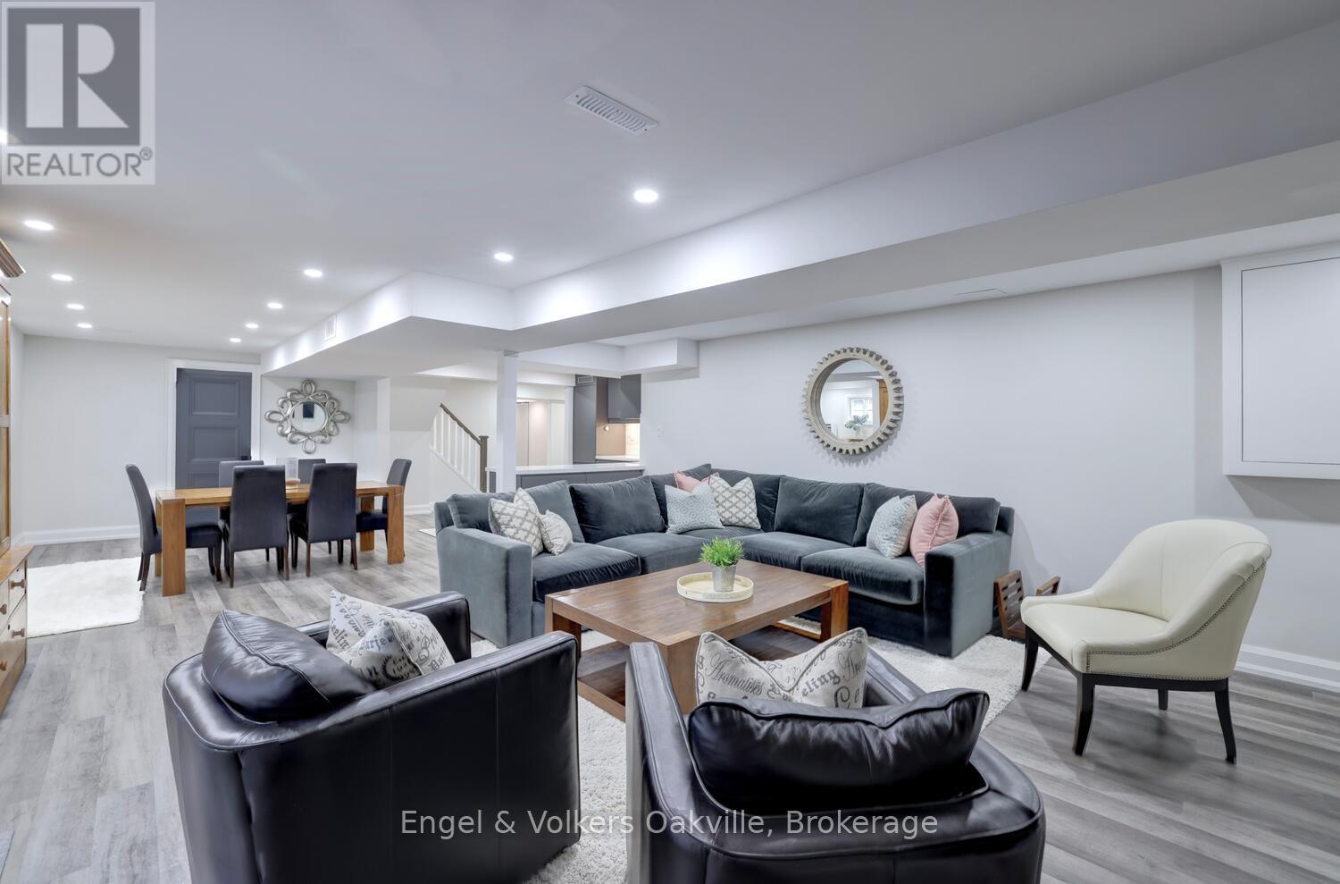 262 Vinova Court, Oakville, Ontario  L6L 5X1 - Photo 35 - W12368831