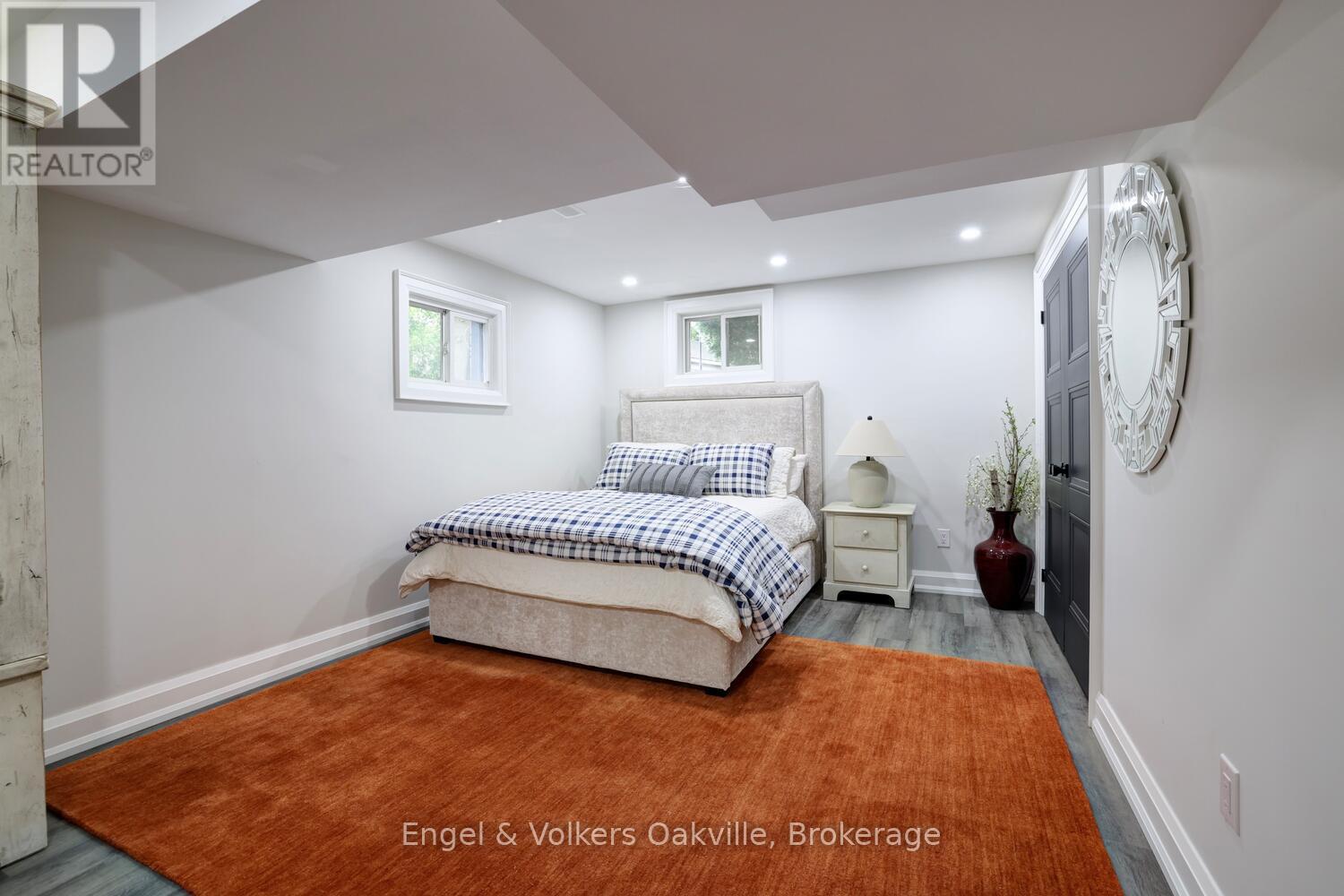 262 Vinova Court, Oakville, Ontario  L6L 5X1 - Photo 36 - W12368831