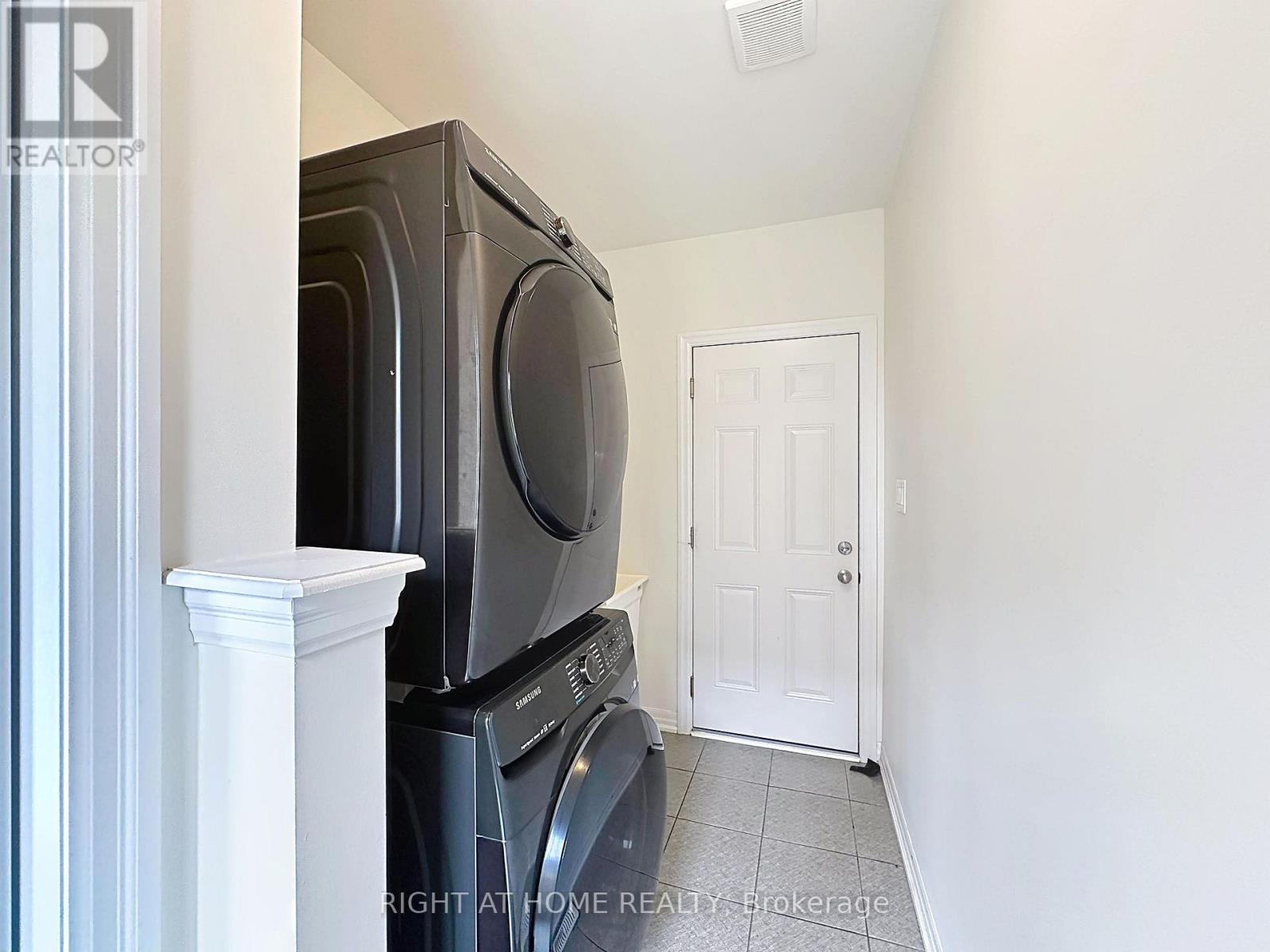 209 Vantage Loop, Newmarket, Ontario  L3X 0L4 - Photo 26 - N12368744