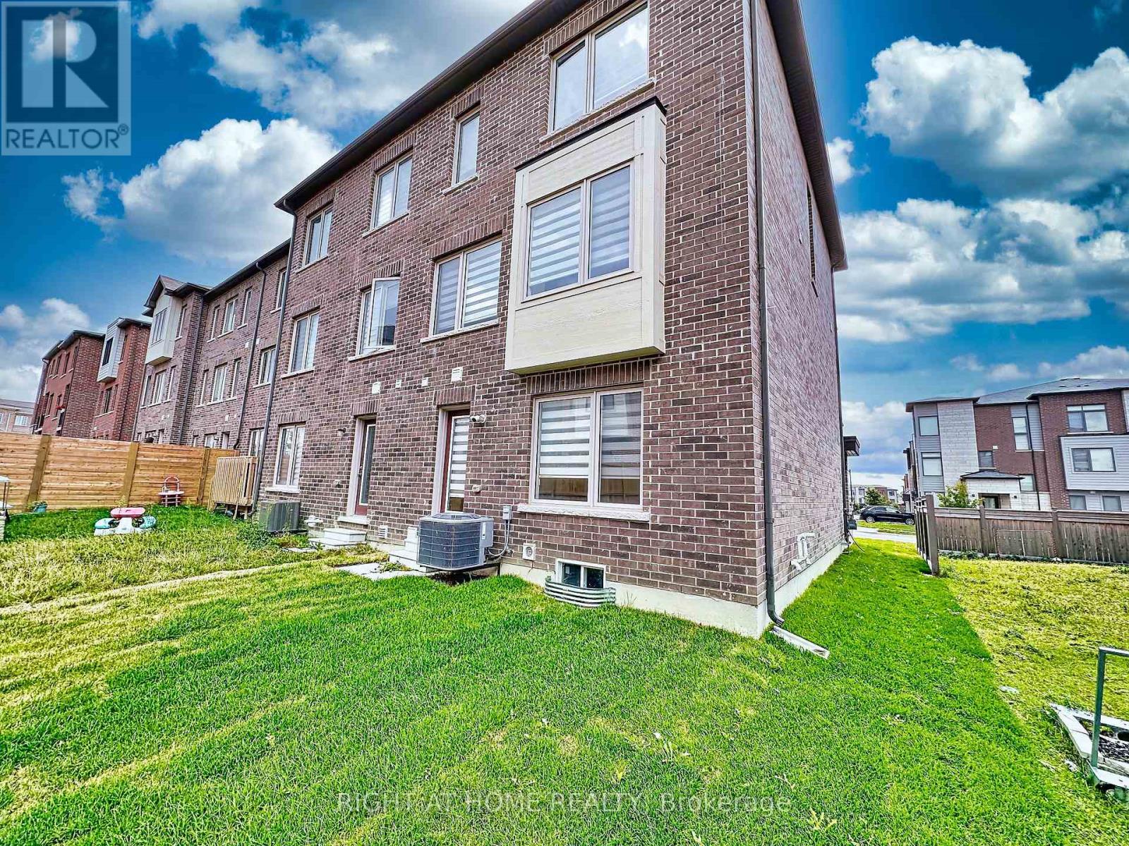 209 Vantage Loop, Newmarket, Ontario  L3X 0L4 - Photo 29 - N12368744
