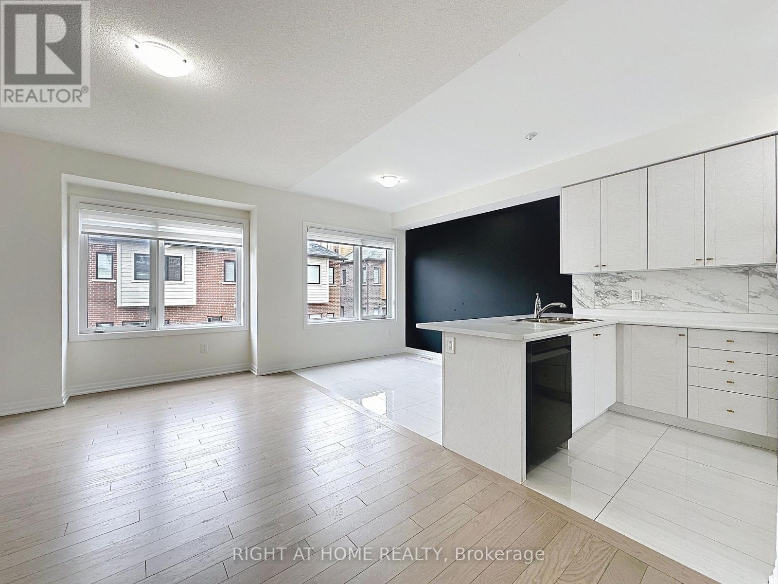 209 Vantage Loop, Newmarket, Ontario  L3X 0L4 - Photo 8 - N12368744