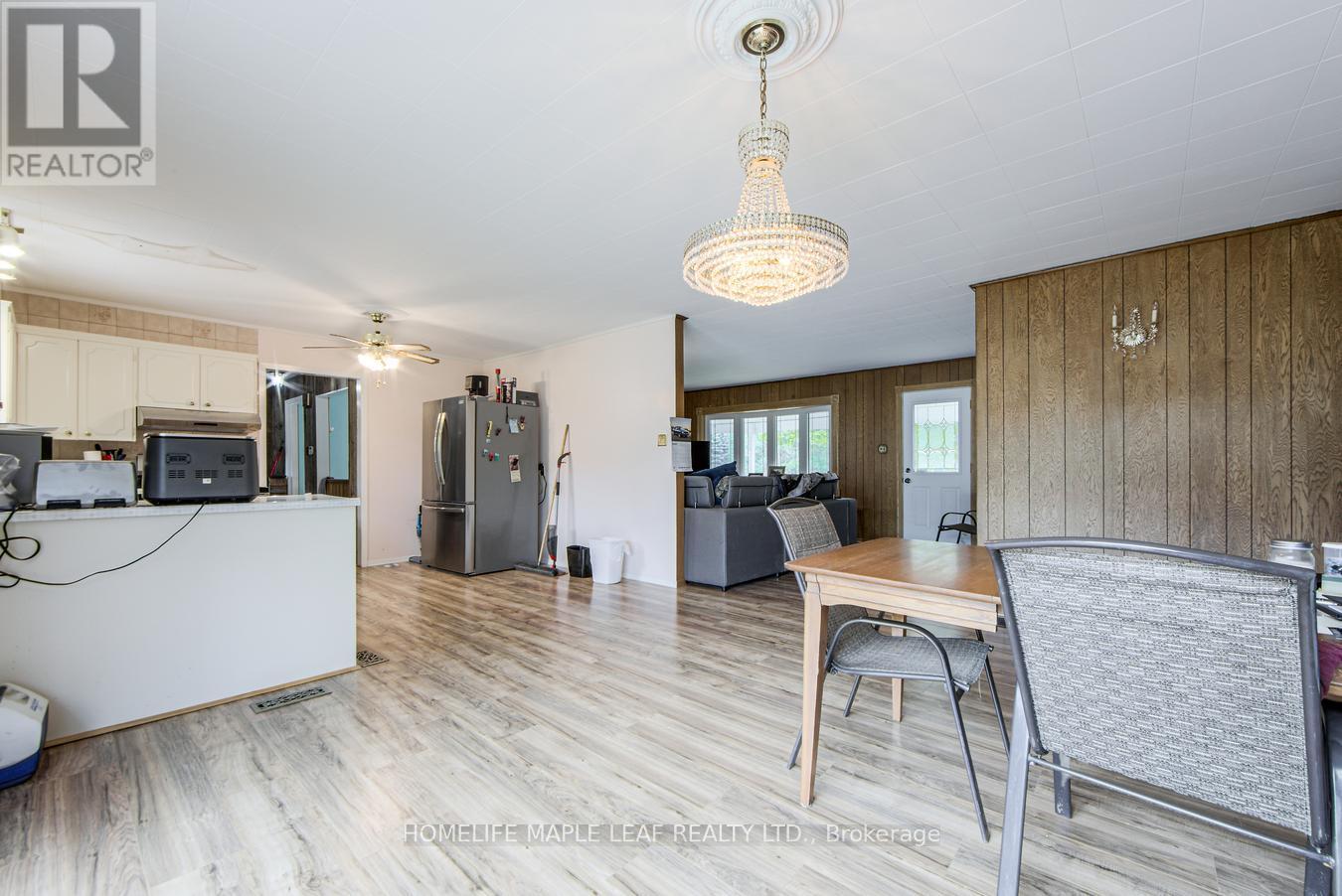 6168 County Road 9, Clearview, Ontario  L0M 1N0 - Photo 12 - S12368758
