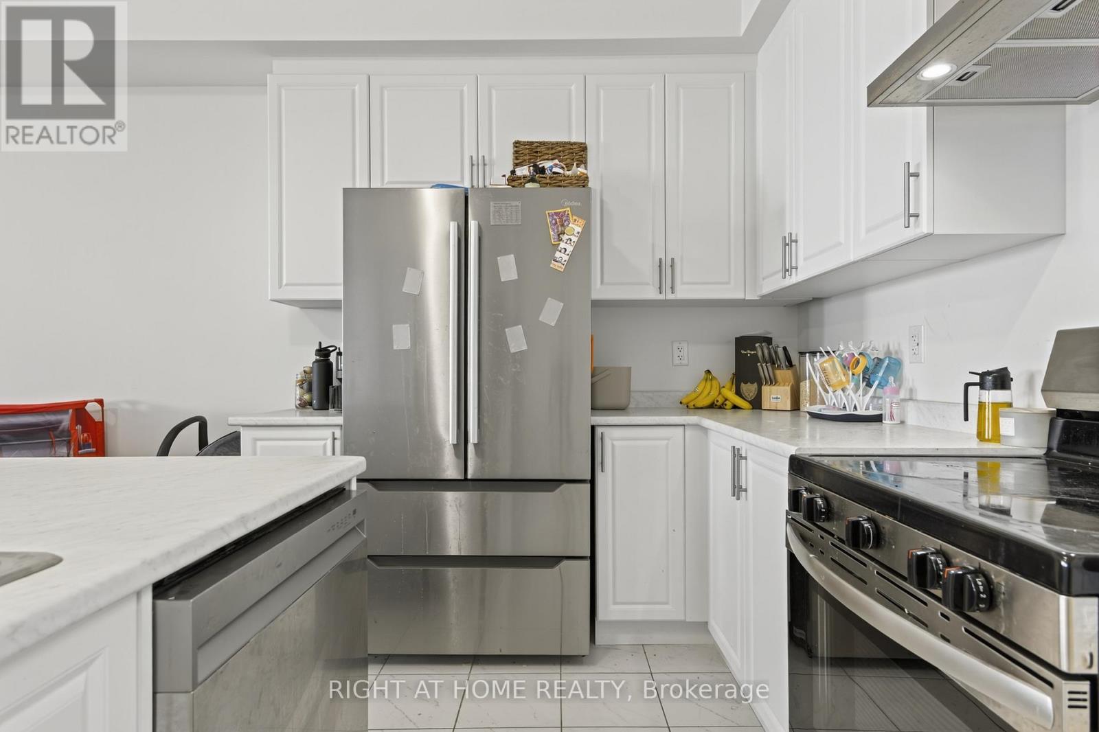 86 West Oak Trail, Barrie, Ontario  L9J 0K8 - Photo 11 - S12368784