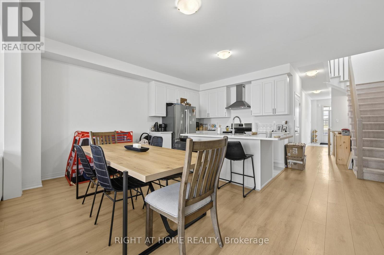 86 West Oak Trail, Barrie, Ontario  L9J 0K8 - Photo 15 - S12368784
