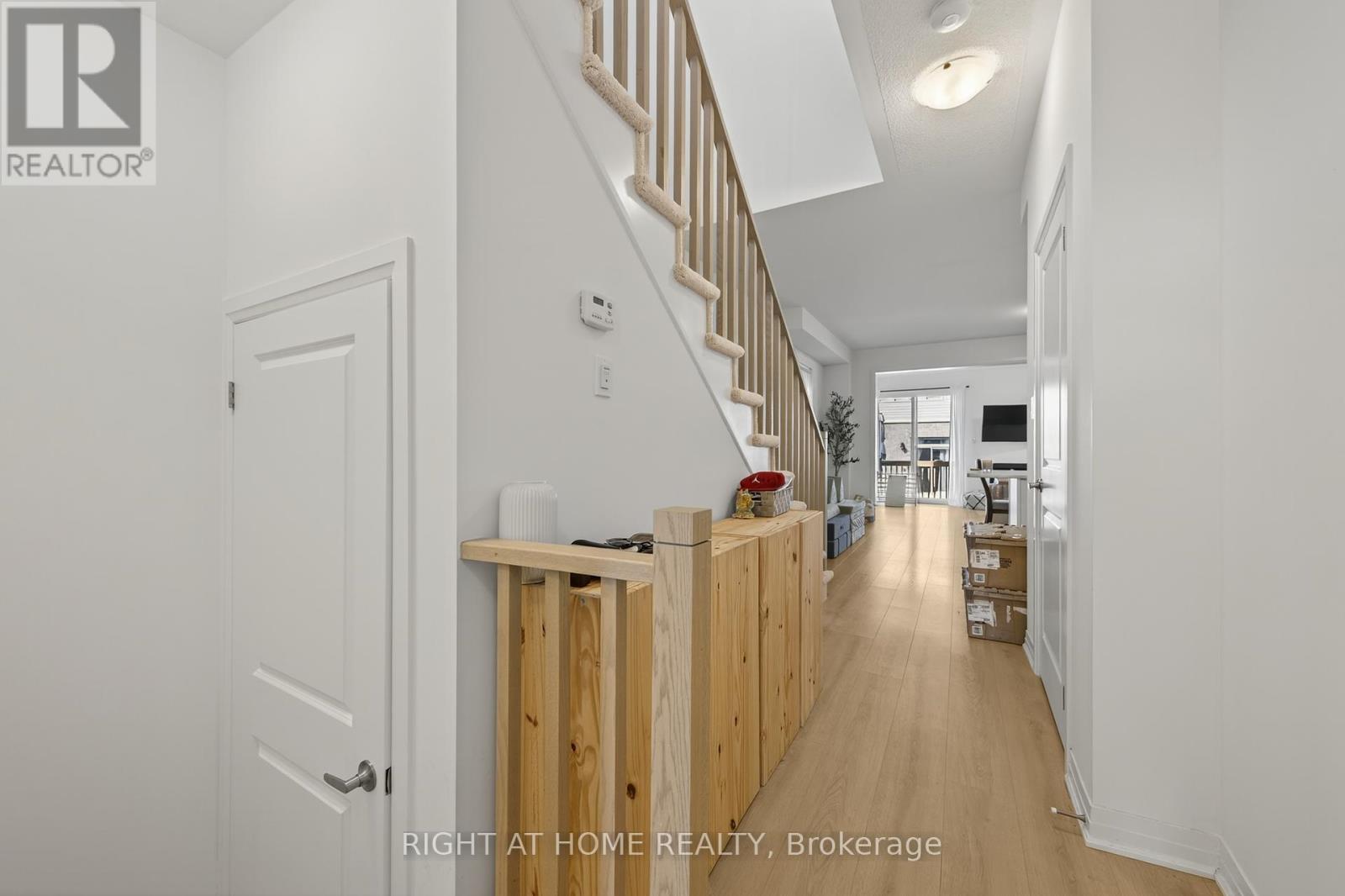 86 West Oak Trail, Barrie, Ontario  L9J 0K8 - Photo 6 - S12368784