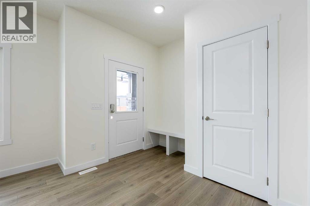Property at 537 Clearwater Heath image 2
