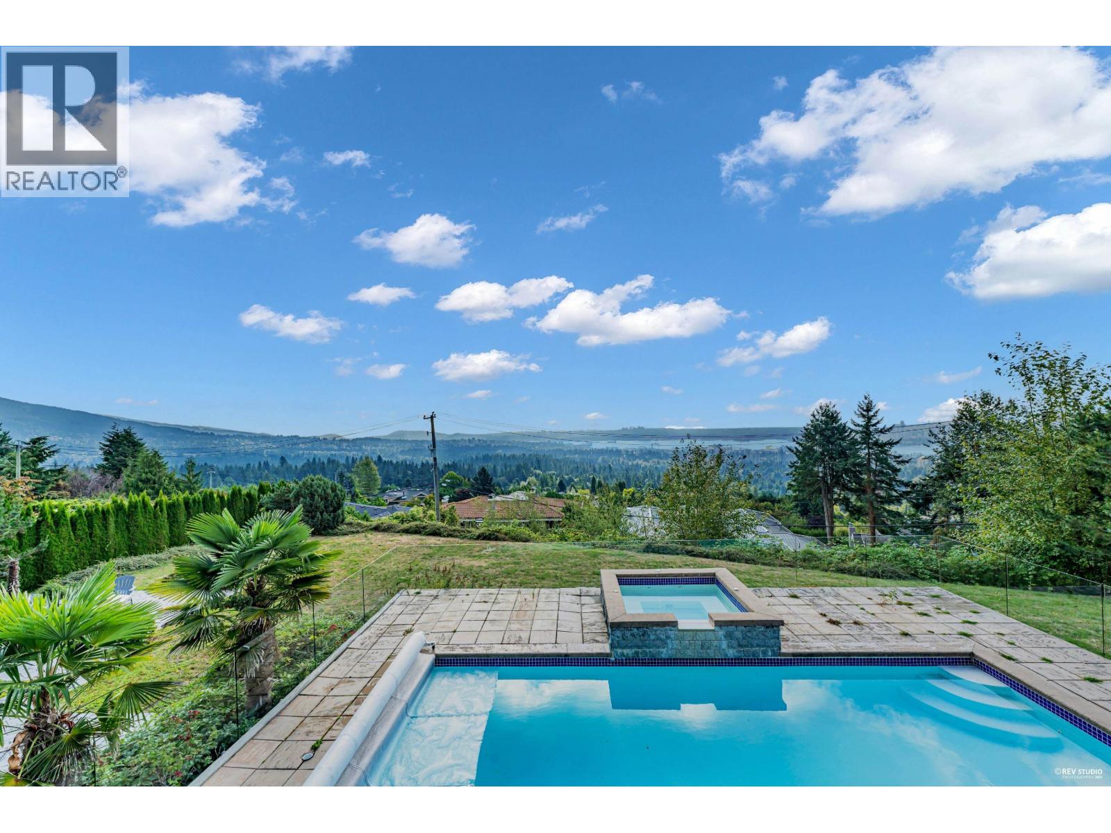 Property at 1026 EYREMOUNT DRIVE image 4