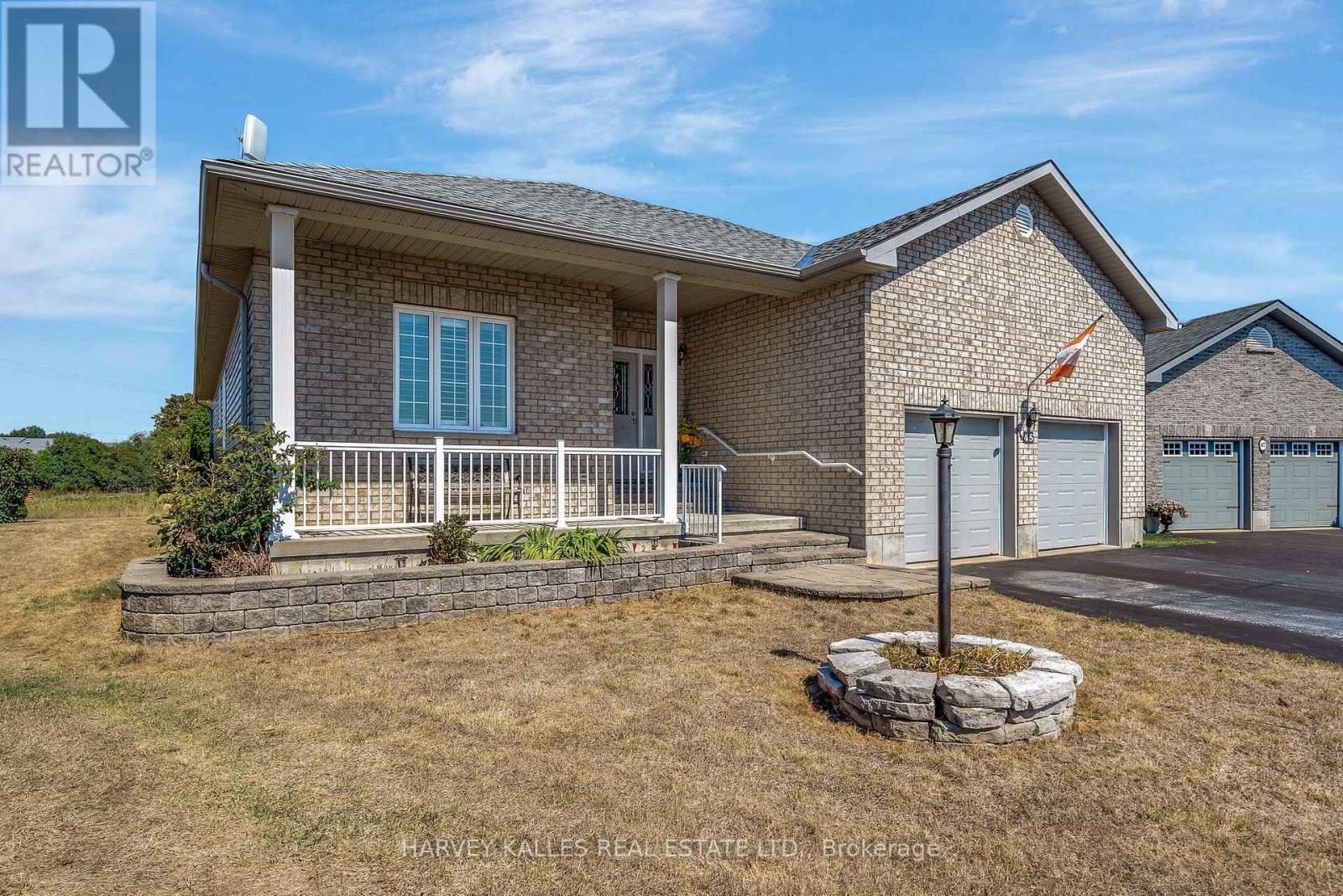 45 Maplehurst Crescent, Prince Edward County, Ontario  K0K 3L0 - Photo 2 - X12368862