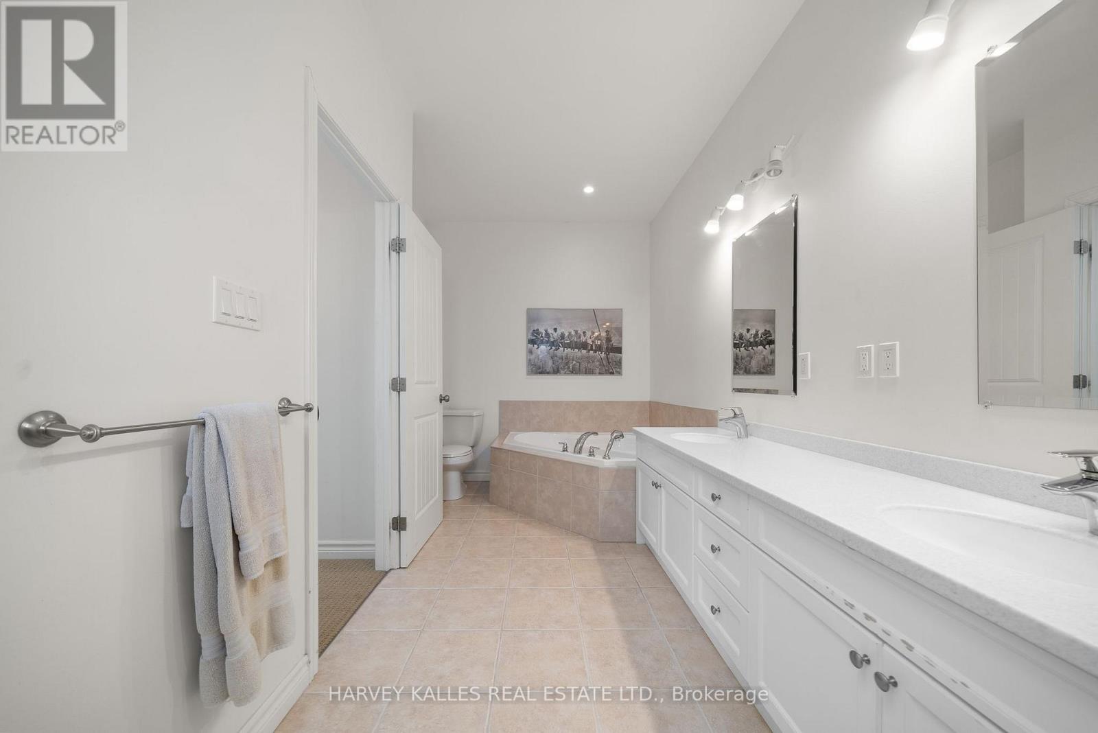 45 Maplehurst Crescent, Prince Edward County, Ontario  K0K 3L0 - Photo 24 - X12368862