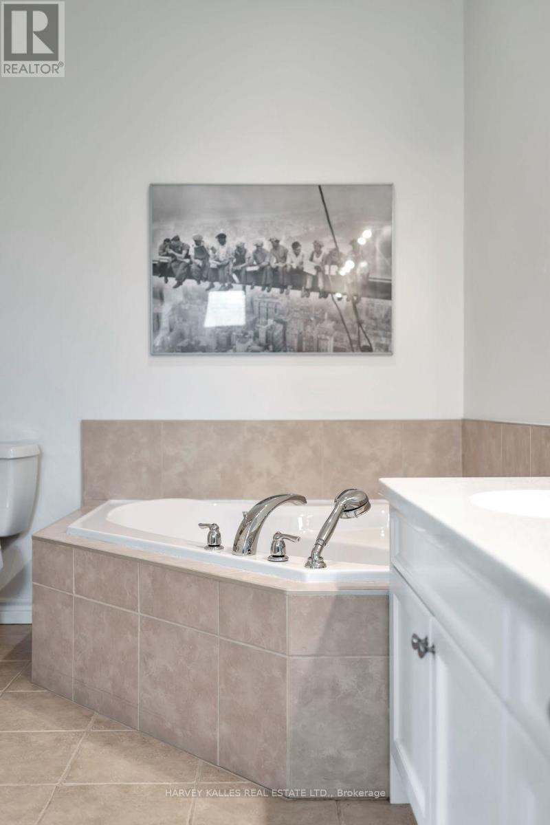 45 Maplehurst Crescent, Prince Edward County, Ontario  K0K 3L0 - Photo 25 - X12368862