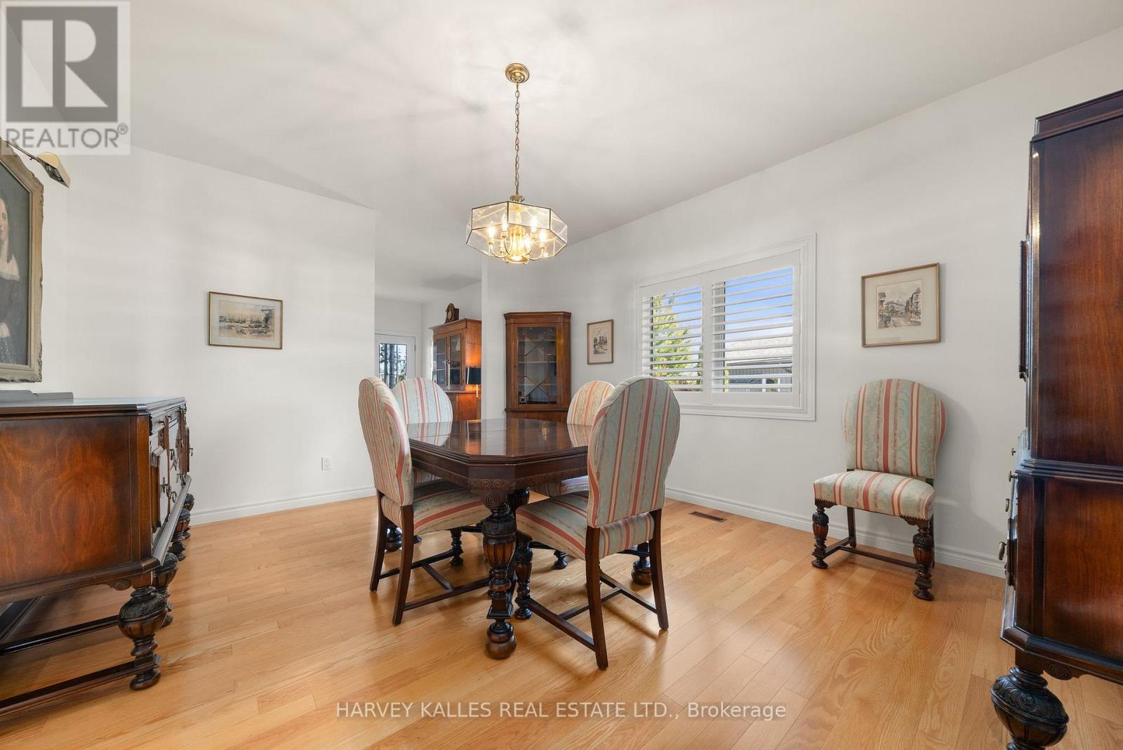 45 Maplehurst Crescent, Prince Edward County, Ontario  K0K 3L0 - Photo 9 - X12368862