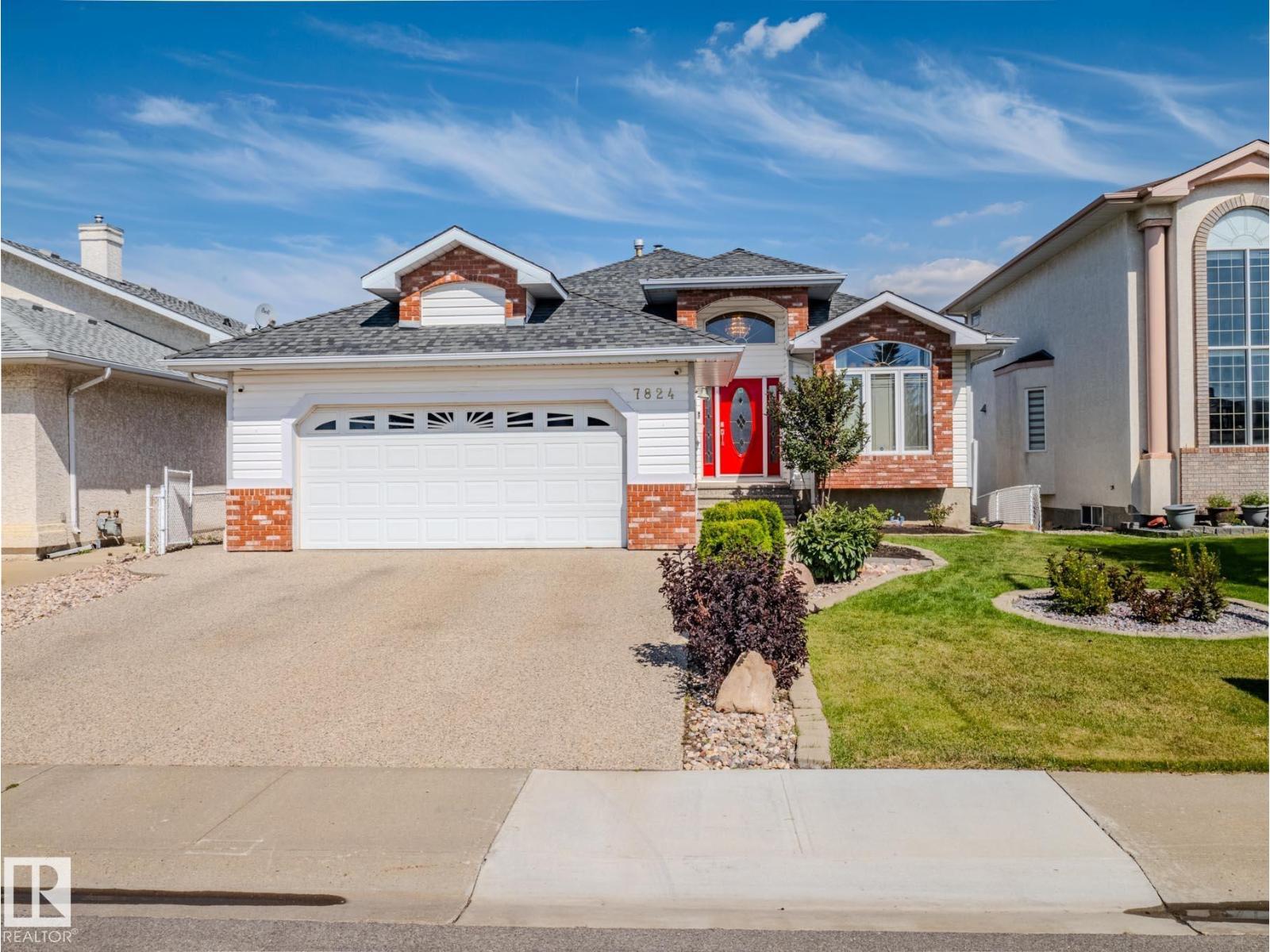 7824 165 AV NW, Edmonton, Alberta