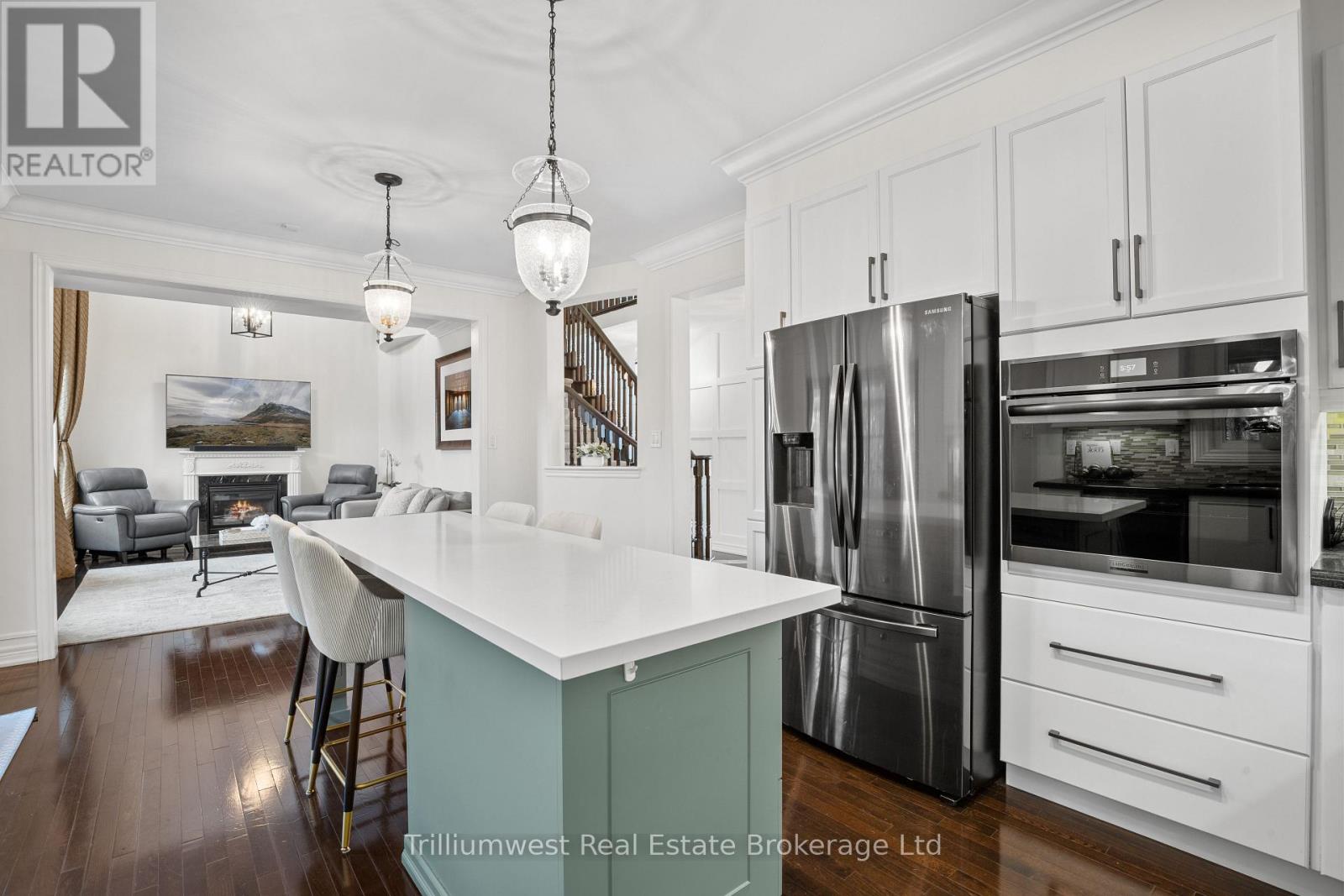 227 Beechtree Crescent, Oakville (Br Bronte), Ontario  L6L 0A5 - Photo 13 - W12368722