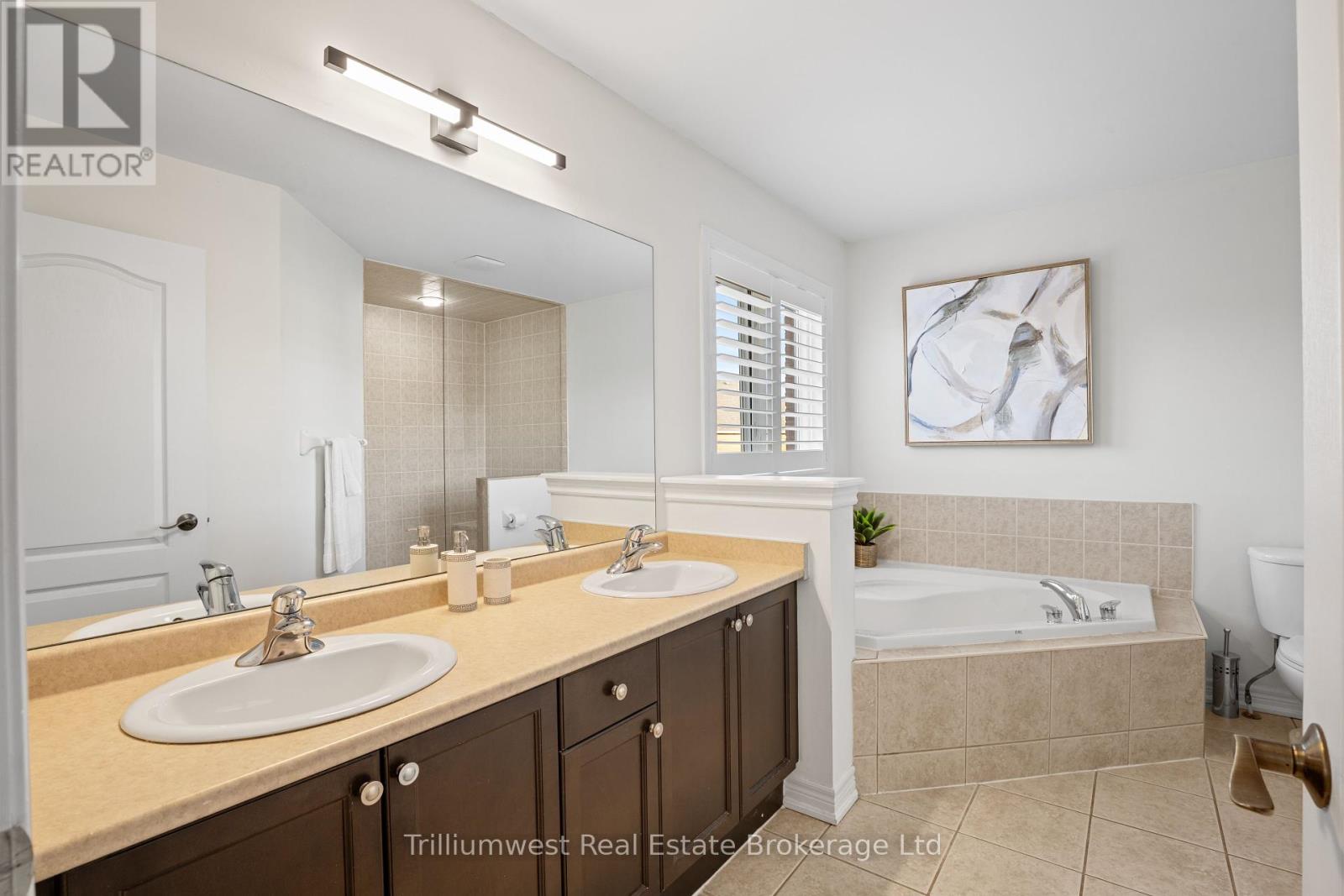 227 Beechtree Crescent, Oakville (Br Bronte), Ontario  L6L 0A5 - Photo 23 - W12368722