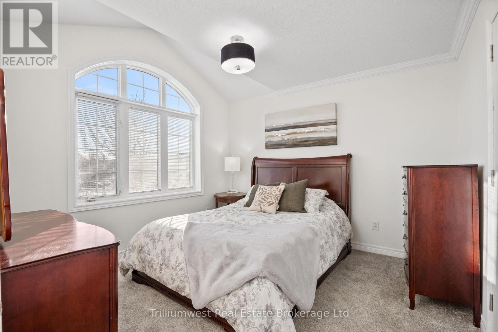 227 Beechtree Crescent, Oakville (Br Bronte), Ontario  L6L 0A5 - Photo 25 - W12368722