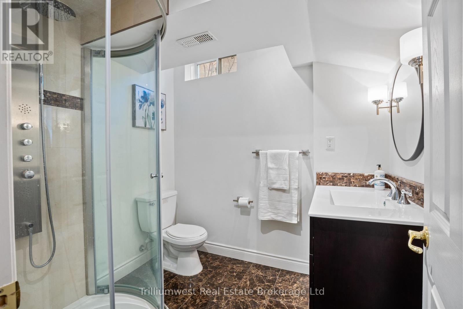 227 Beechtree Crescent, Oakville (Br Bronte), Ontario  L6L 0A5 - Photo 29 - W12368722