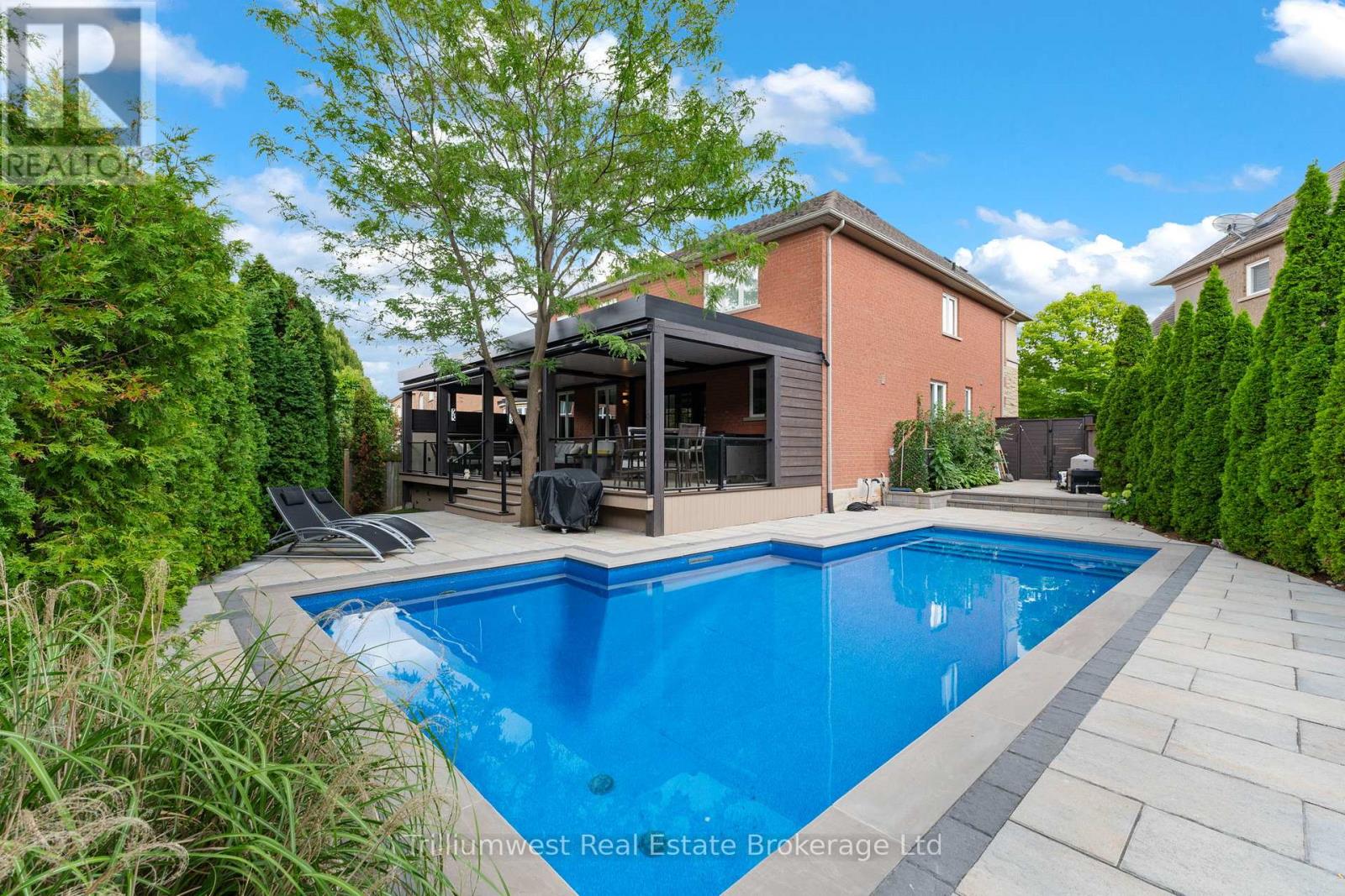 227 Beechtree Crescent, Oakville (Br Bronte), Ontario  L6L 0A5 - Photo 4 - W12368722